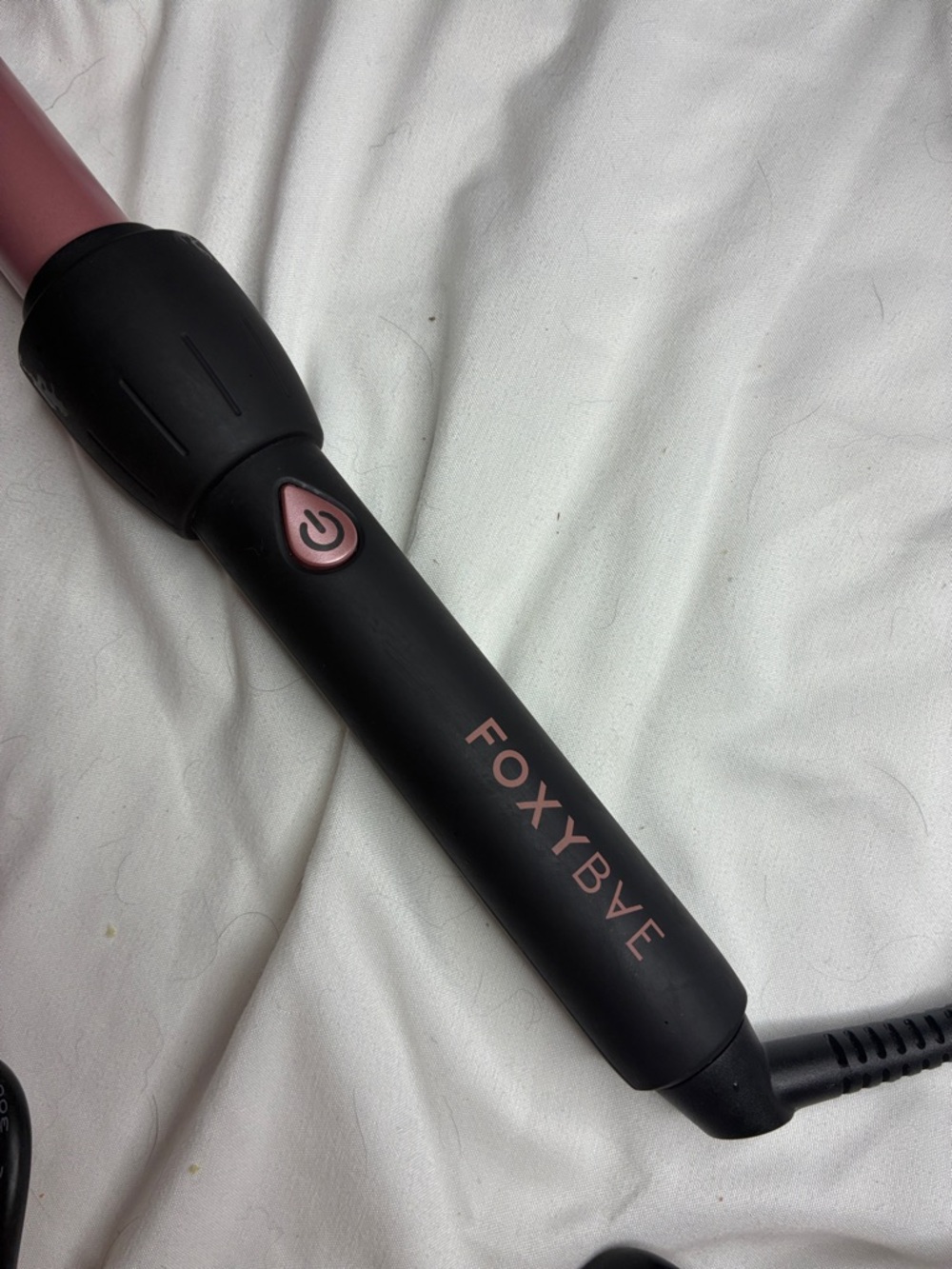 New Limited Edition FoxyBae 2MM Rose Gold Curling Wand - Picture 4 of 10